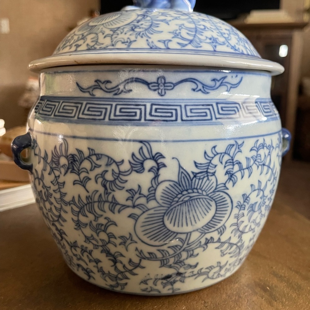 1970’s Blue and White Chinoiserie Ginger Jar - Picture 5 of 7